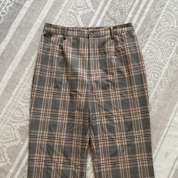 Reformation Franklin Pant in Beige Red Tartan - Picture 6 of 16